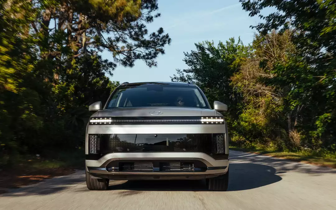 Vue de face du hyundai IONIQ 9 Groupe Chevalley
