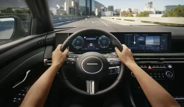 Hyundai Chevalley - Tuscon hybrid volant et tableau de bord 