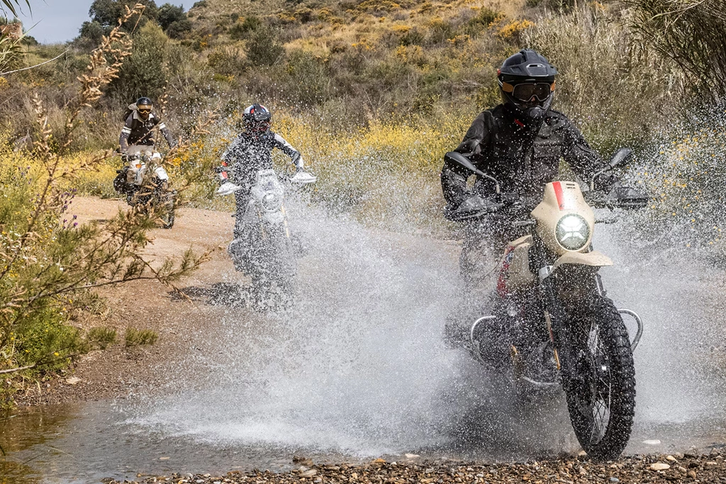 bmw_motorrad_r_12_g_s_banner_1961813012.webp