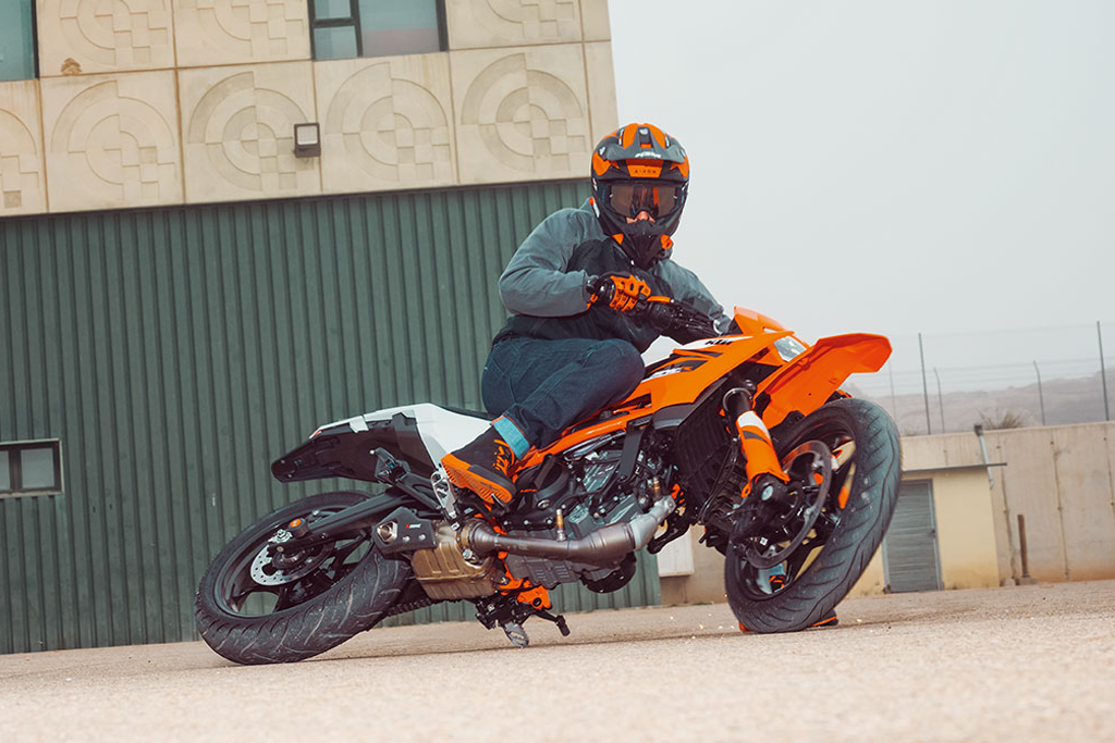 2026 KTM 125 SMC R