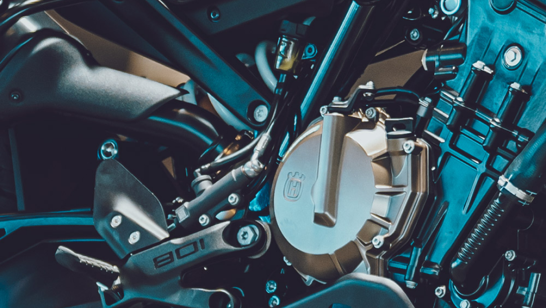 Détail du moteur bicylindre de la Husqvarna Vitpilen 801 L 2025