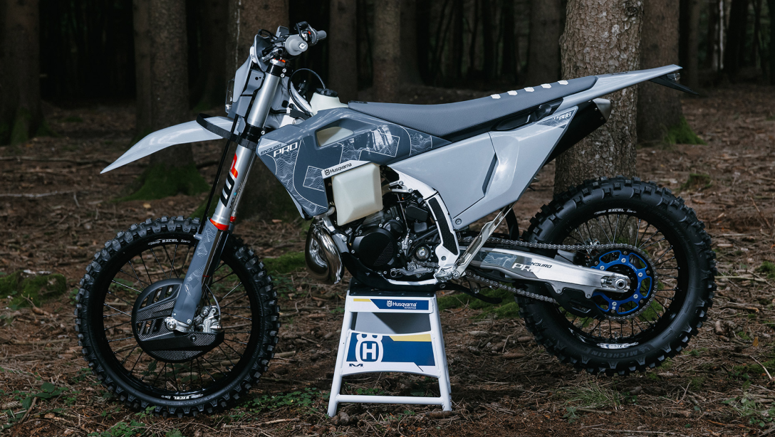 Détail de la suspension WP XACT sur la Husqvarna TE 300 PRO 2026