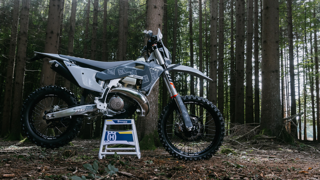 Poste de pilotage ergonomique de la Husqvarna TE 300 PRO 2026