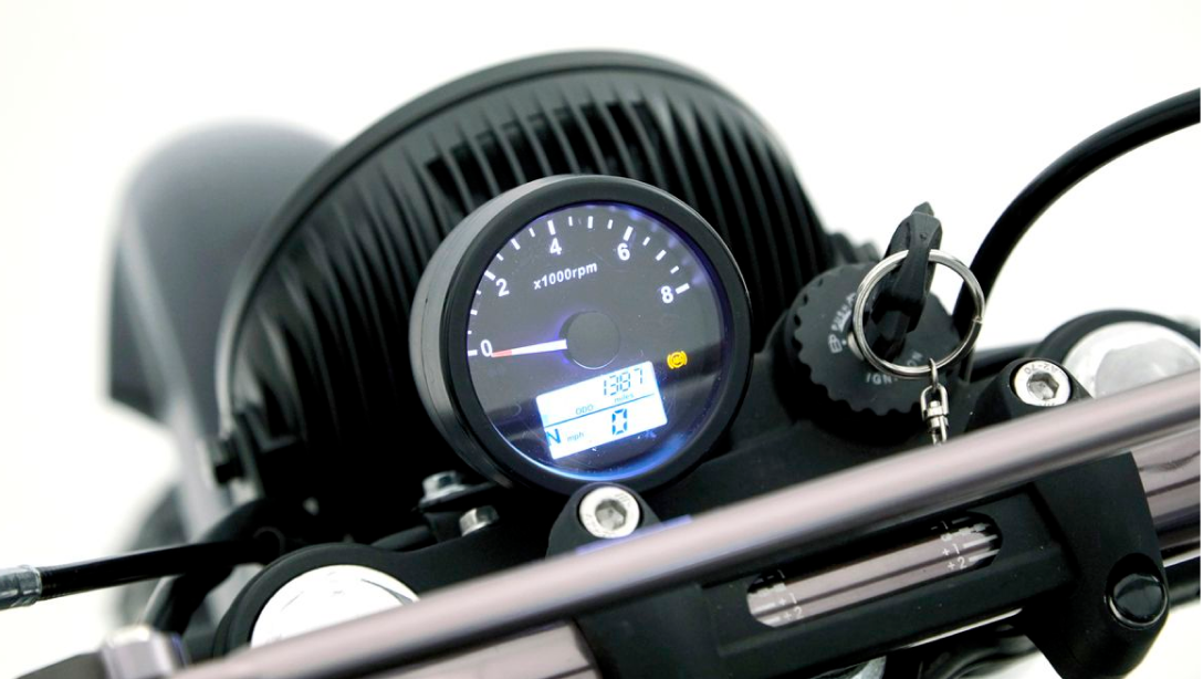 Tableau de bord moderne de la Mash X-Ride 650 2026