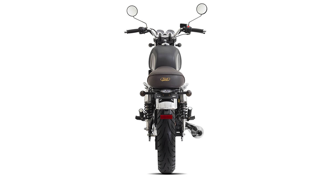 Selle et arrière de la Mash Black Seven 125 2026, style café racer