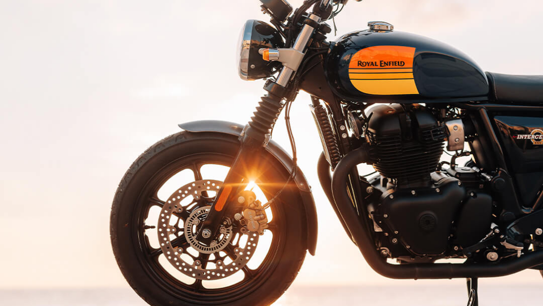 Détail du moteur bicylindre de la Royal Enfield Interceptor 650 2026