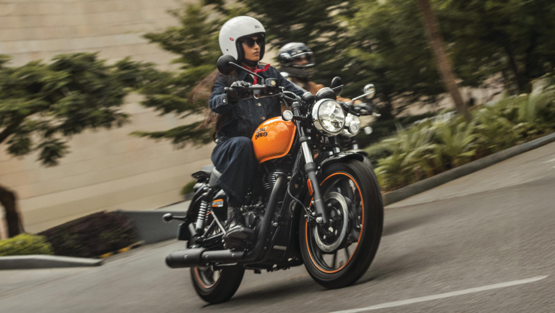 Tableau de bord digital de la Royal Enfield Meteor 350 2026
