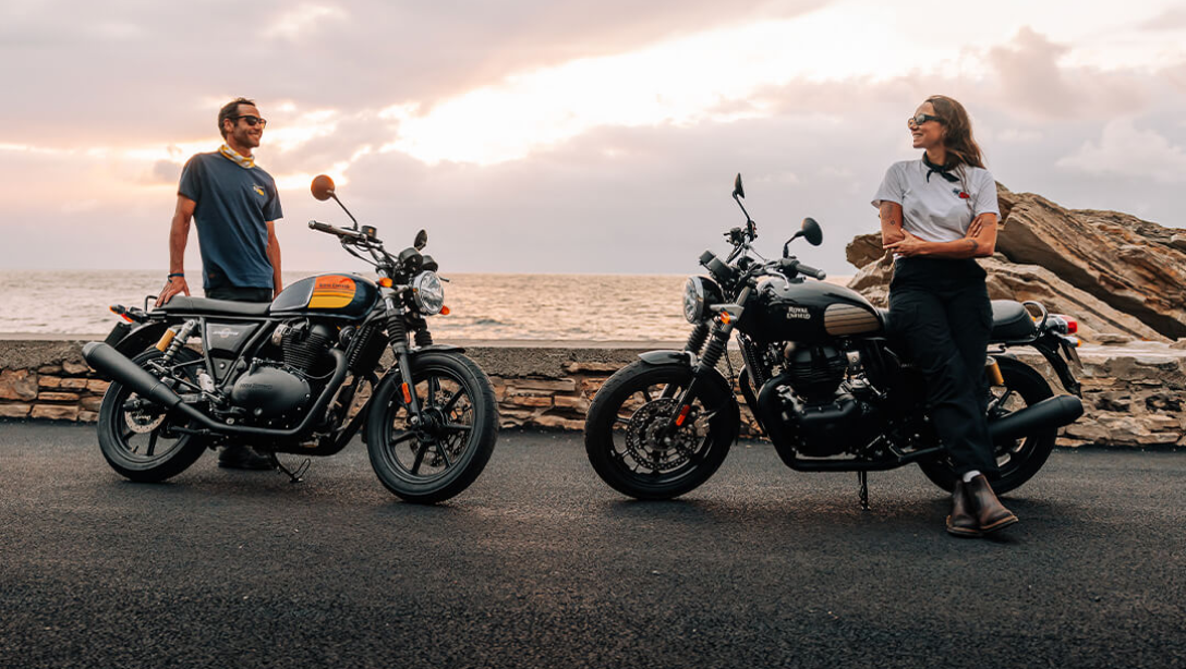 Royal Enfield Interceptor 650 2026 garée sur une route de campagne