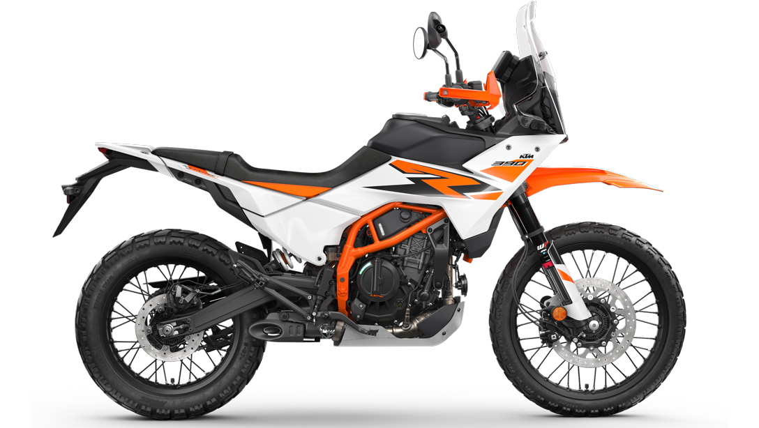 Vue latérale de la KTM 390 Adventure R 2026 sur fond noir