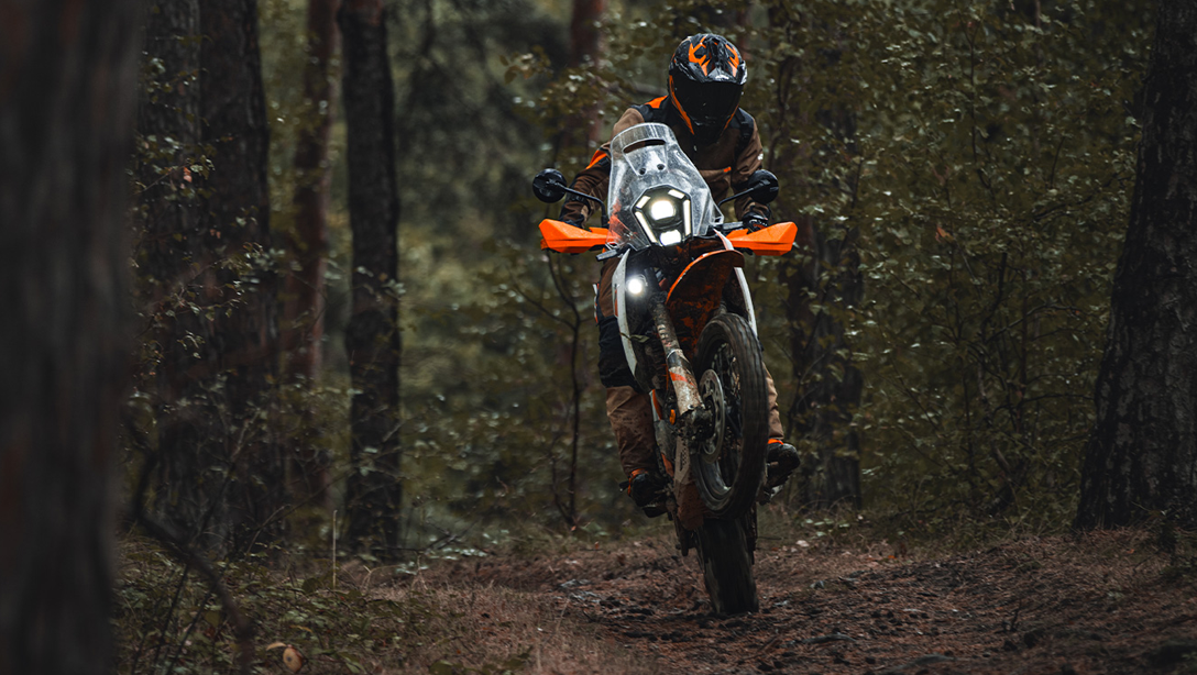 Vue avant de la KTM 390 Adventure R 2026