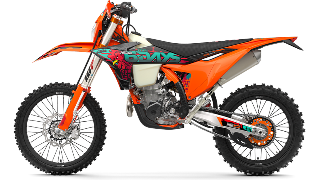 La 2026 KTM 450 EXC-F 6DAYS en action sur un sentier d’enduro