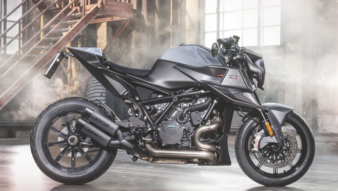 Détail du moteur de la KTM 2023 Brabus 1300 R Edition