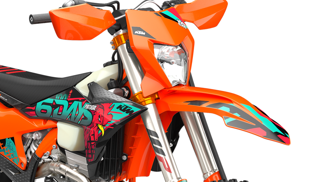 Détail du moteur 4 temps de la KTM 250 EXC-F 6DAYS 2026