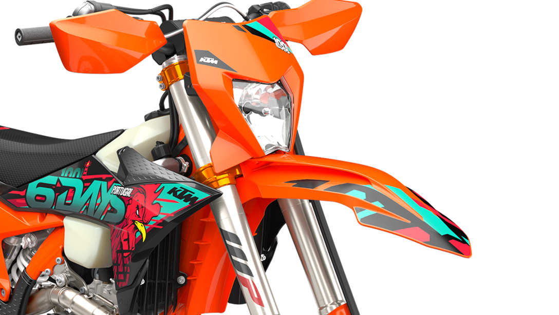 Vue arrière de la KTM 450 EXC-F 6DAYS 2026 équipée pour la compétition
