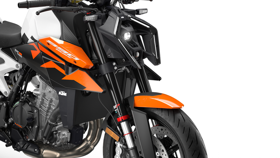 Détail du réservoir sculpté de la 2026 KTM 990 Duke
