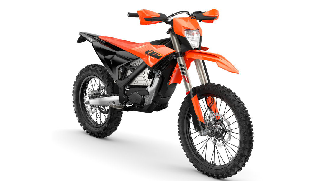 Vue avant de la 2027 KTM FREERIDE E sur piste