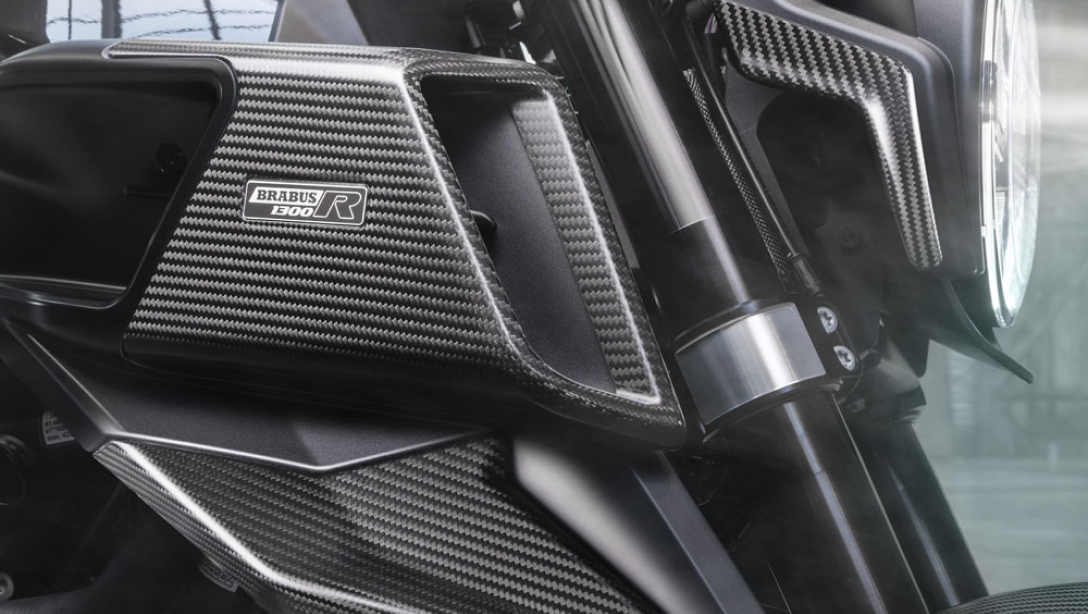 Tableau de bord TFT de la KTM 2023 Brabus 1300 R Edition