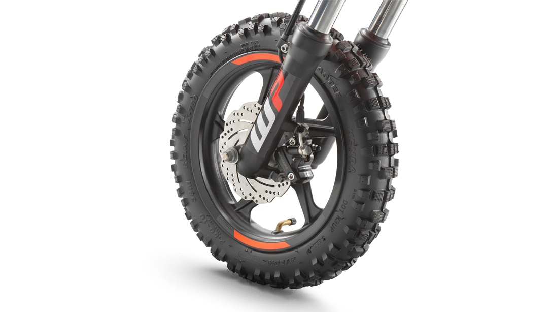 Suspension arrière et roue de la KTM SX-E 2 2025