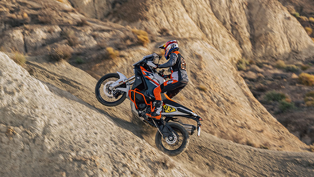 Design moderne et ergonomique de la KTM 1390 Super Adventure R 2026