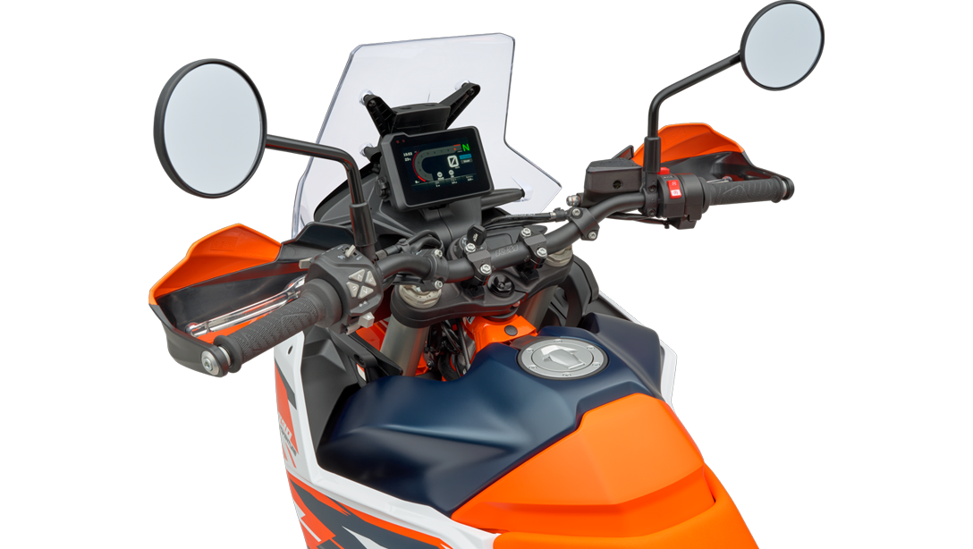Vue arrière de la KTM 890 Adventure R 2026 équipée pour le voyage