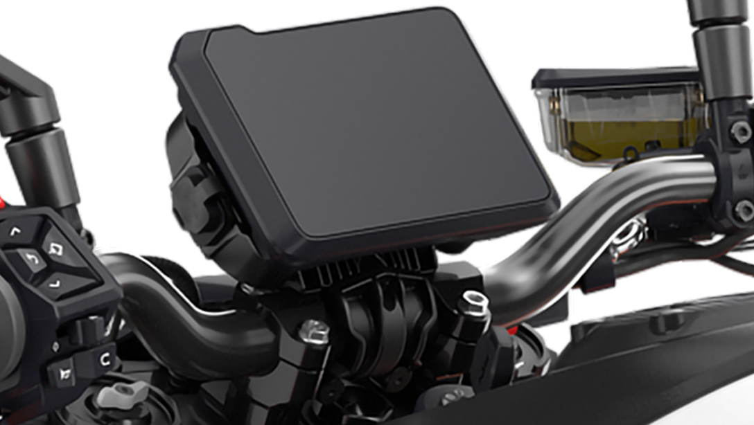 Vue latérale dynamique de la 2026 KTM 990 Duke sur route