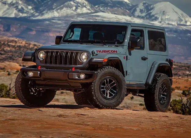 Vue trois quart desert Jeep Wrangler Hybride affichant les fonctionnalités connectées