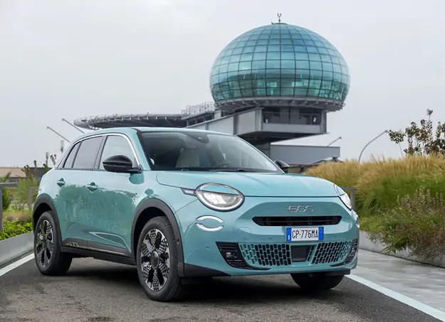 Vue trois quart avant gauche Fiat 600