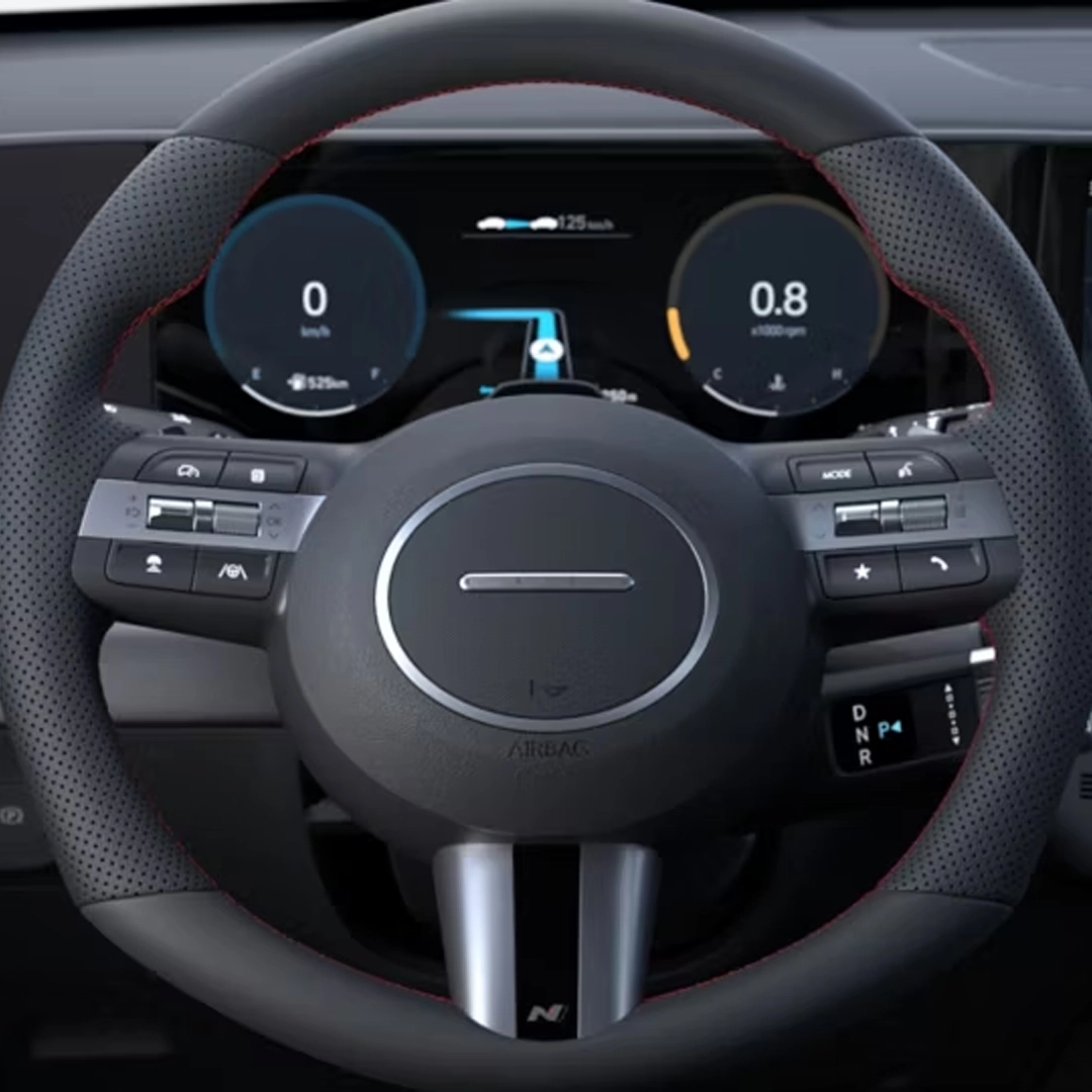 Écran tactile et commandes du Hyundai KONA Hybrid