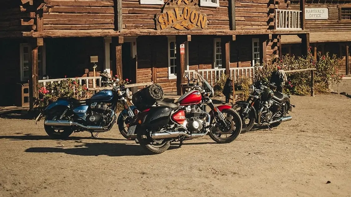 Tableau de bord numérique de la Royal Enfield Super Meteor 650 2026