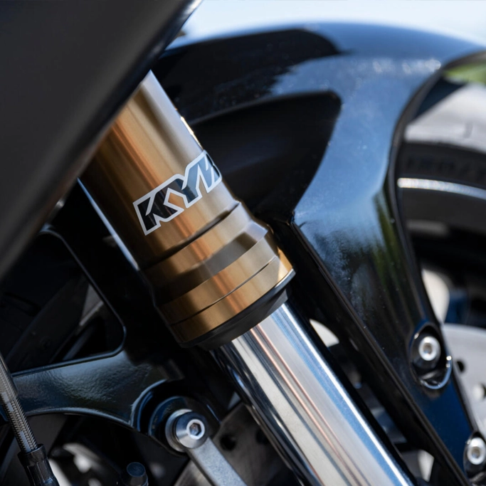 Moteur de la Yamaha 2025 R1 RACE sur circuit
