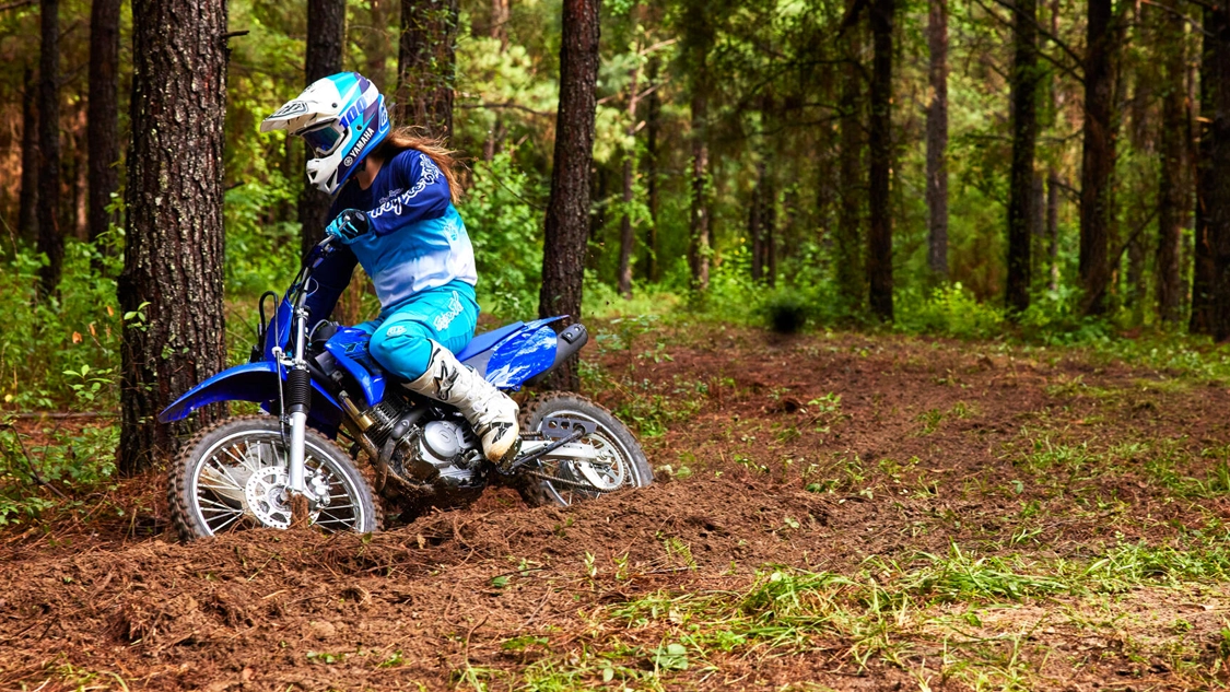 Selle et poste de pilotage ergonomiques de la Yamaha 2024 TT-R125