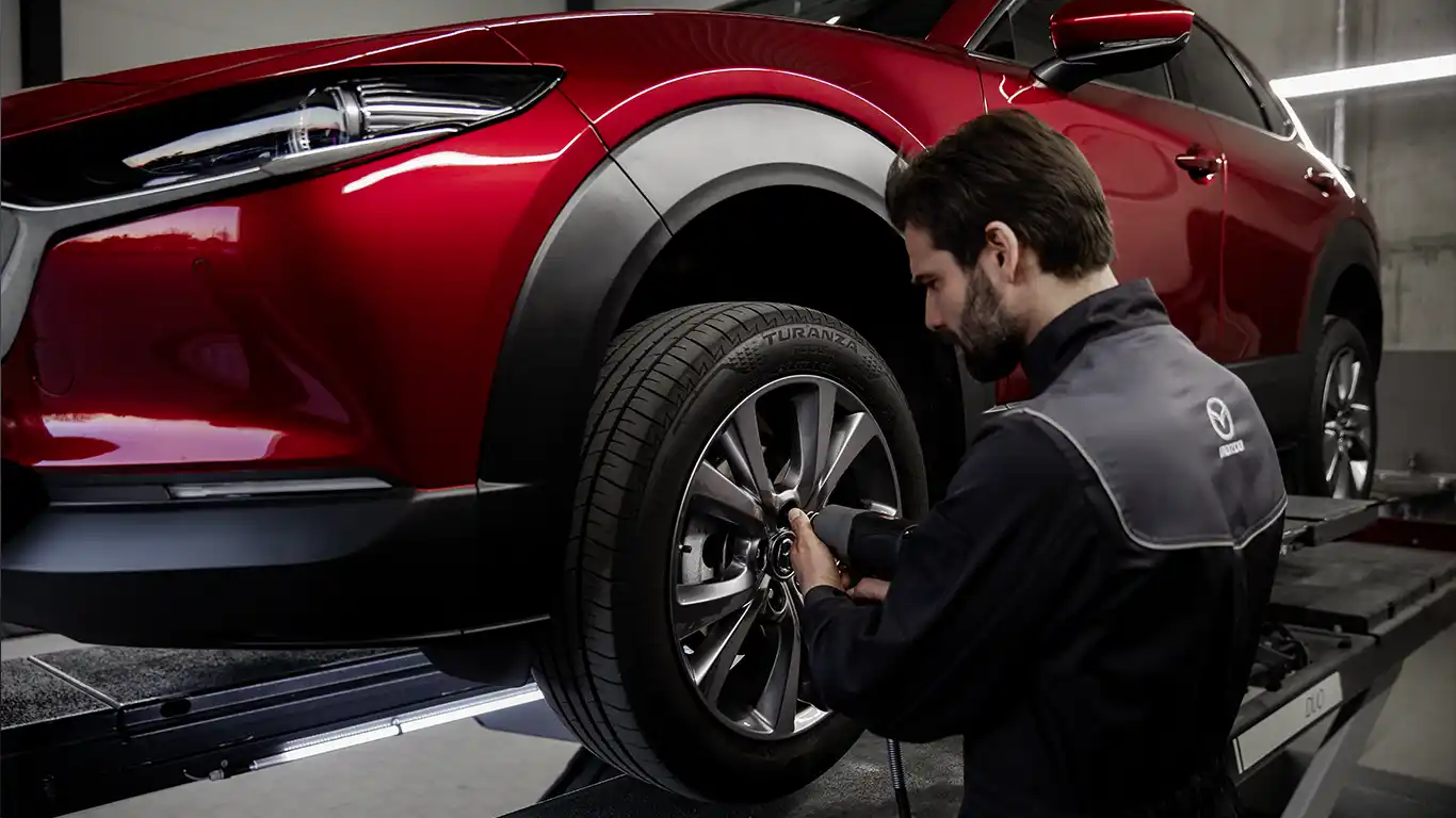 Changement de roues et pneus dans vos garages Mazda du Groupe Chevalley