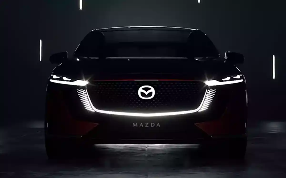 Signature lumineuse inédite de la Mazda6e