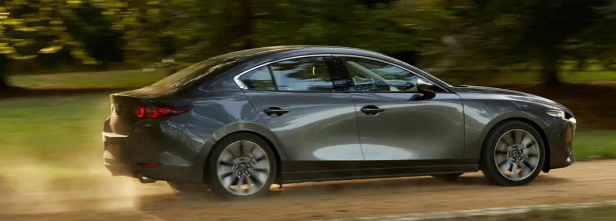 MAZDA 3 Chevalley - vue profil