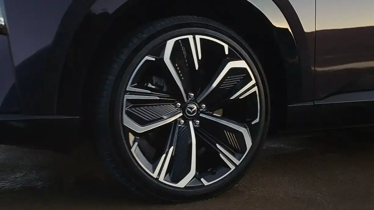 Jantes en alliage léger 21 pouces de la Mazda CX-6e electric
