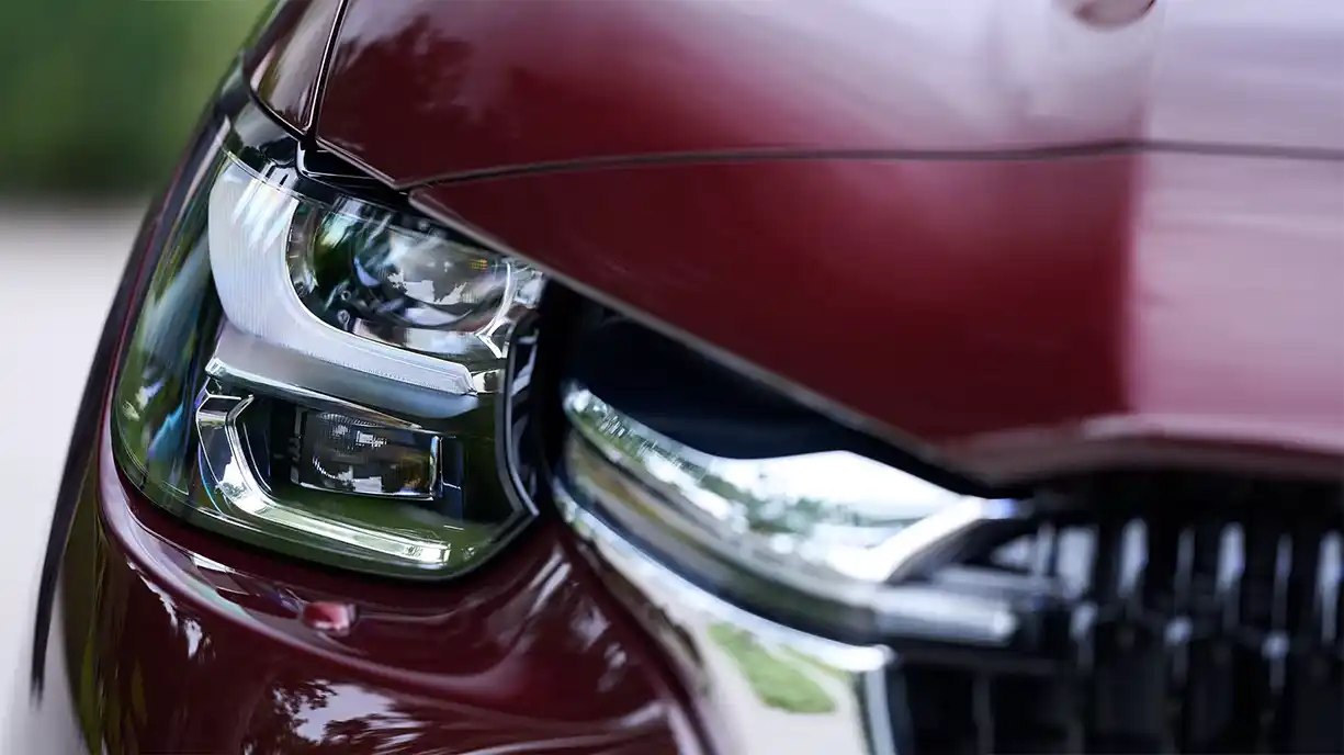 Phares full-led distinctifs de la Mazda CX-80 à Genève