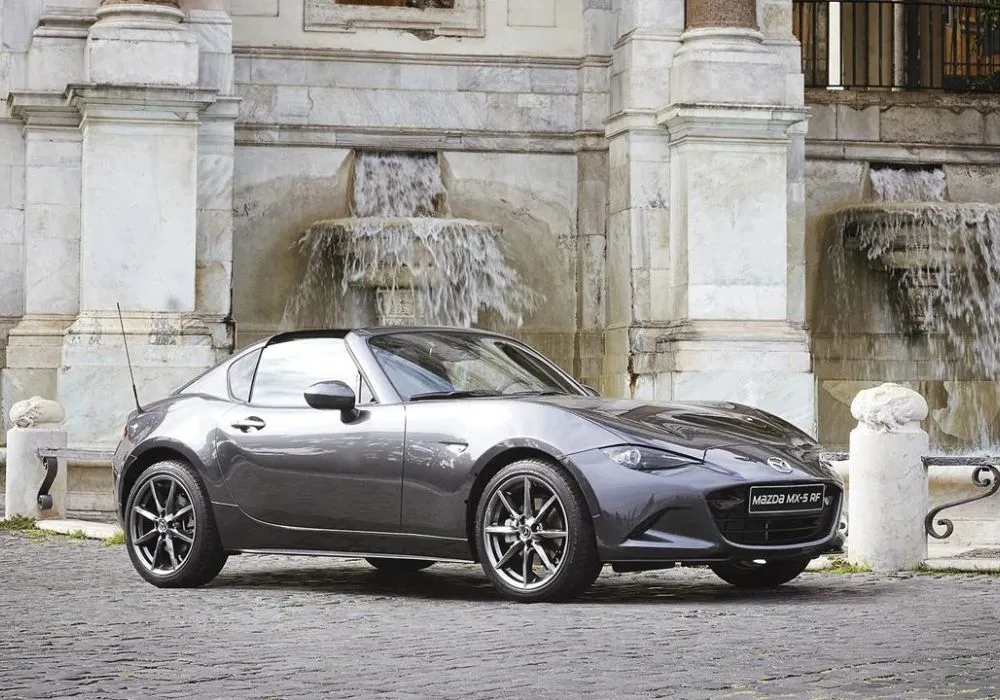 La Mazda MX-5 RF