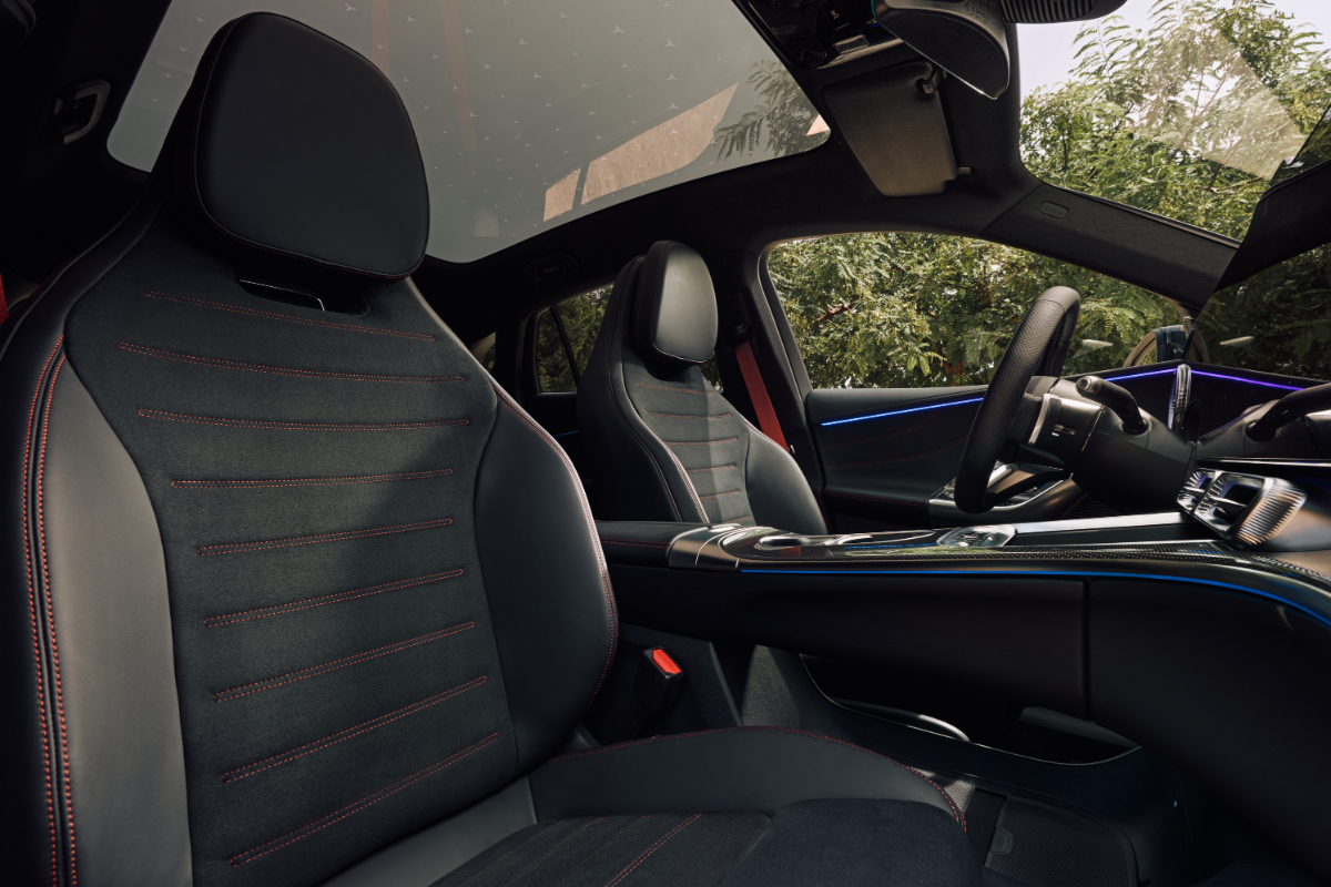 Vue des sieges avant du nouveau GLC électrique