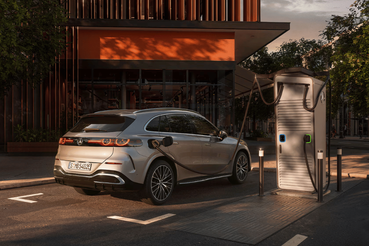 Mercedes SUV GLC en recharge