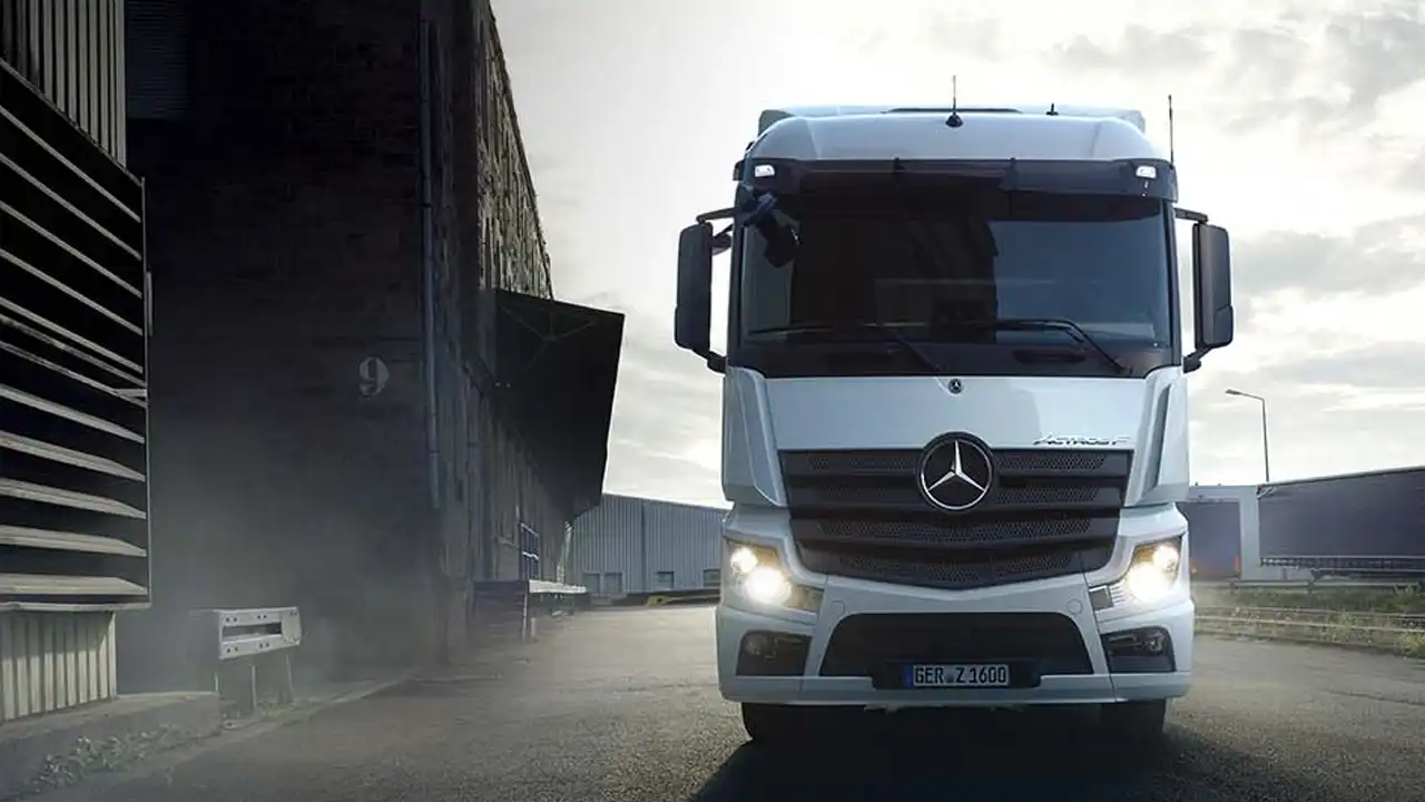 Mercedes De Willermin - Actros F fonctionnel et moderne