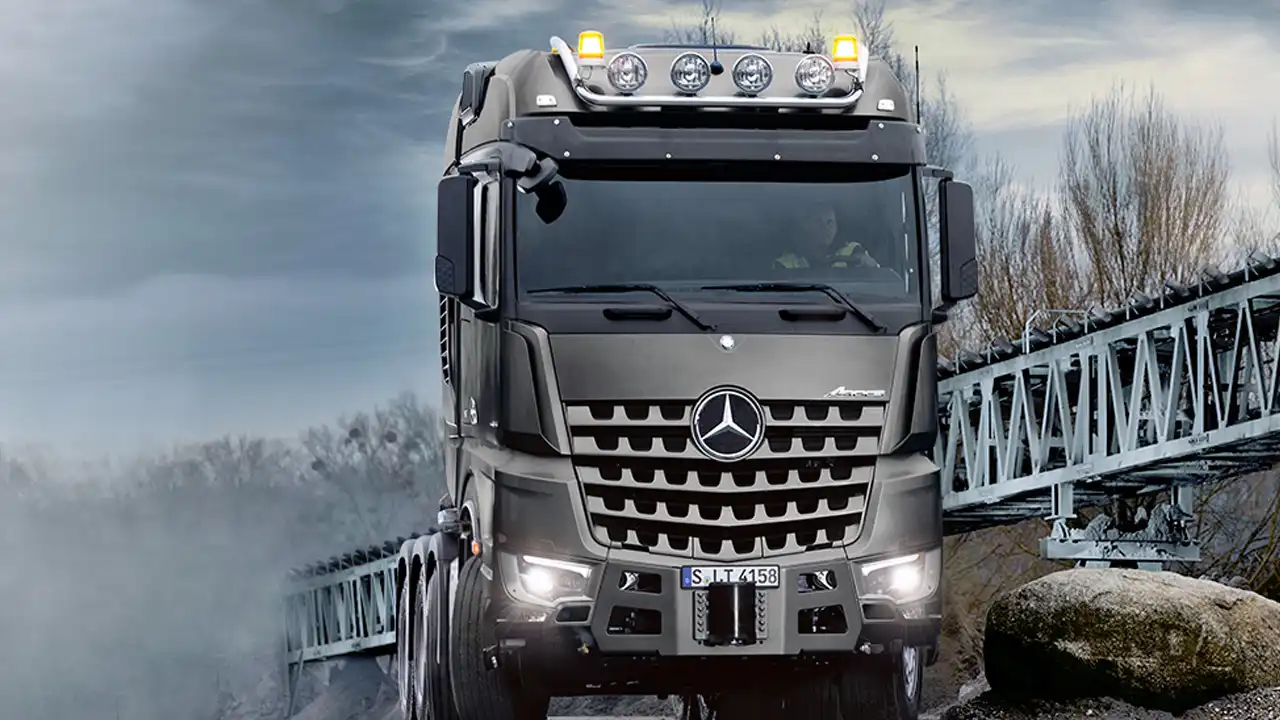 Mercedes De Willermin - Arocs 250T robuste et fonctionnel
