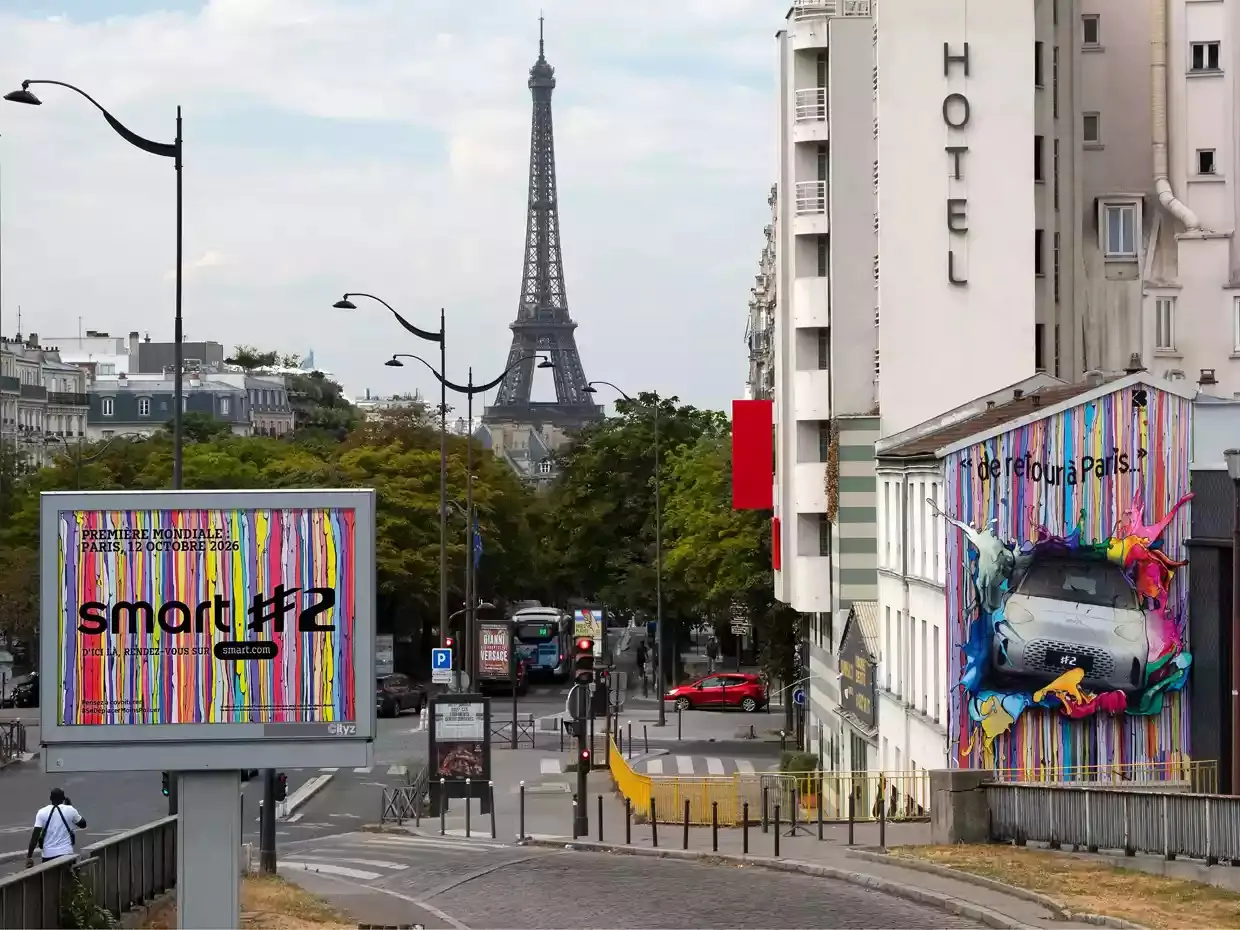Fresque colorée avec un design de la smart #2 à Paris