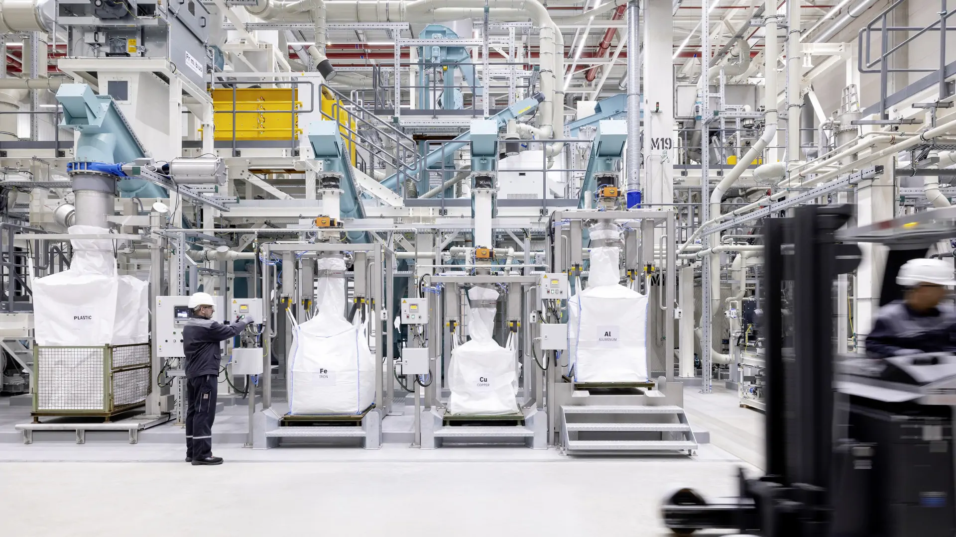 Mercedes EMB - DES USINES INTELLIGENTES