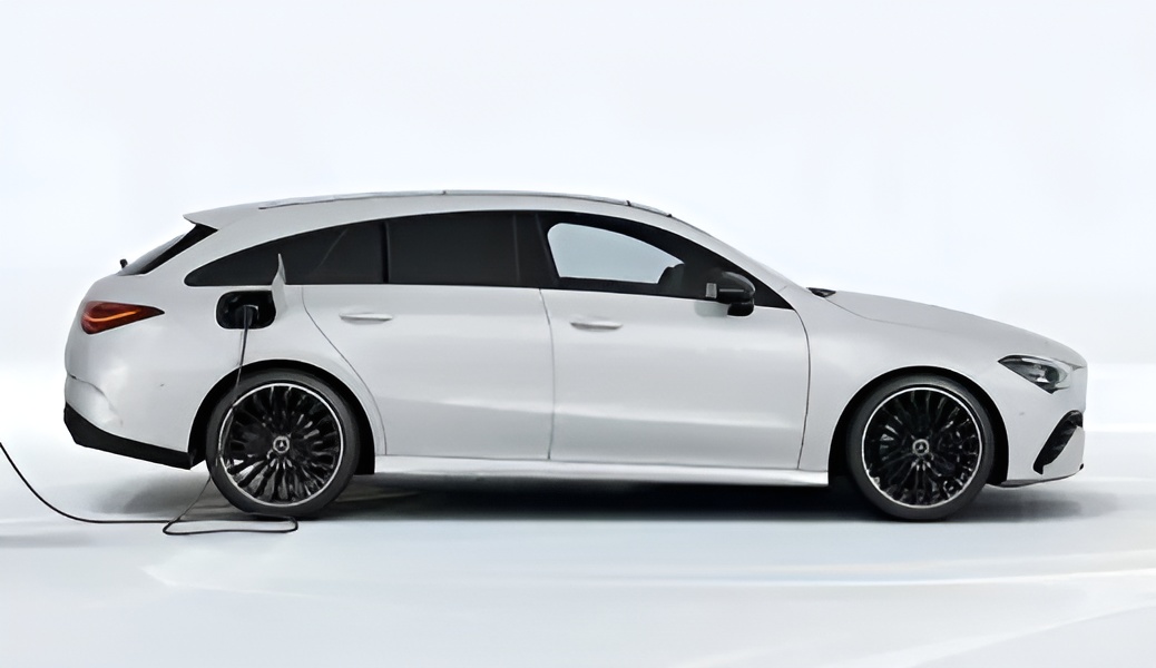 Mercedes-EMB - CLA Shooting Brake - Vue profil branché