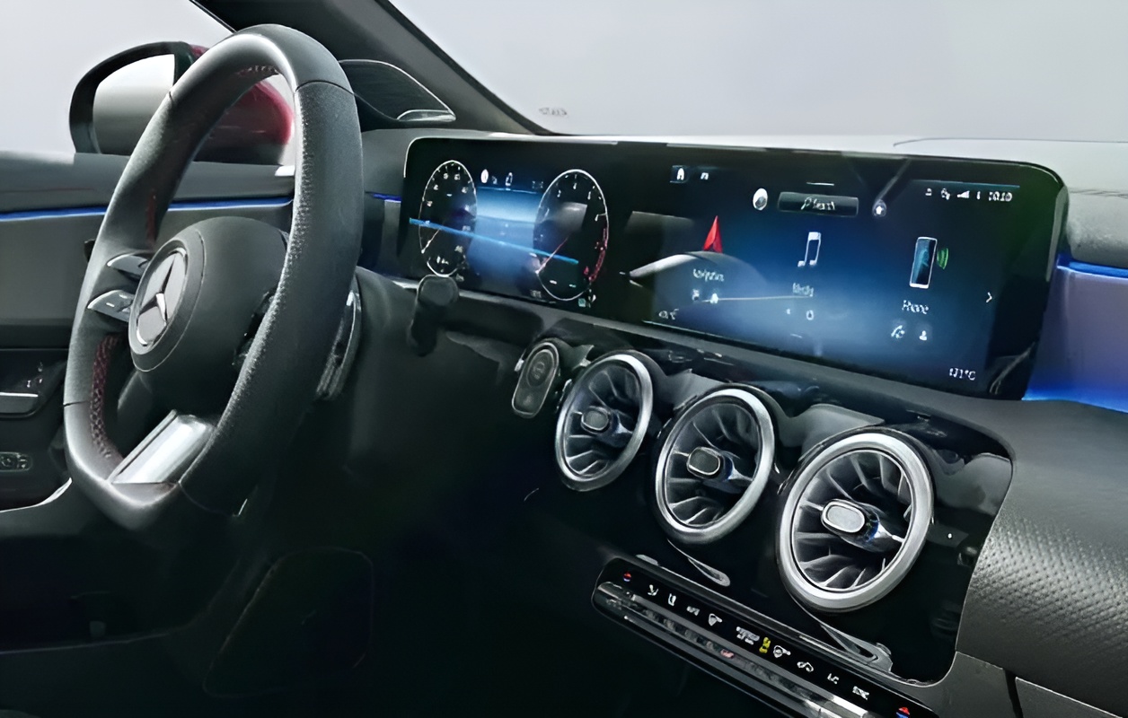 Mercedes-EMB - CLA Shooting Brake - Vue console centrale