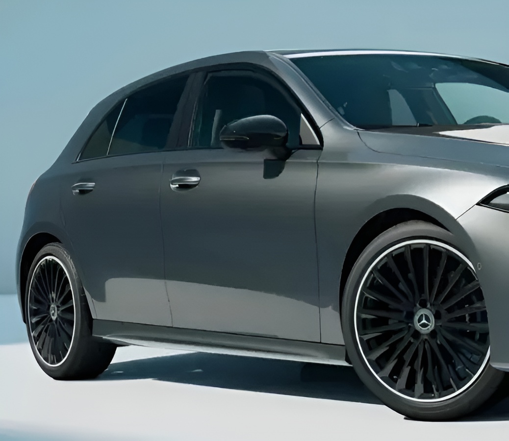 Mercedes-EMB - Classe A compact - Vue trois quart avant