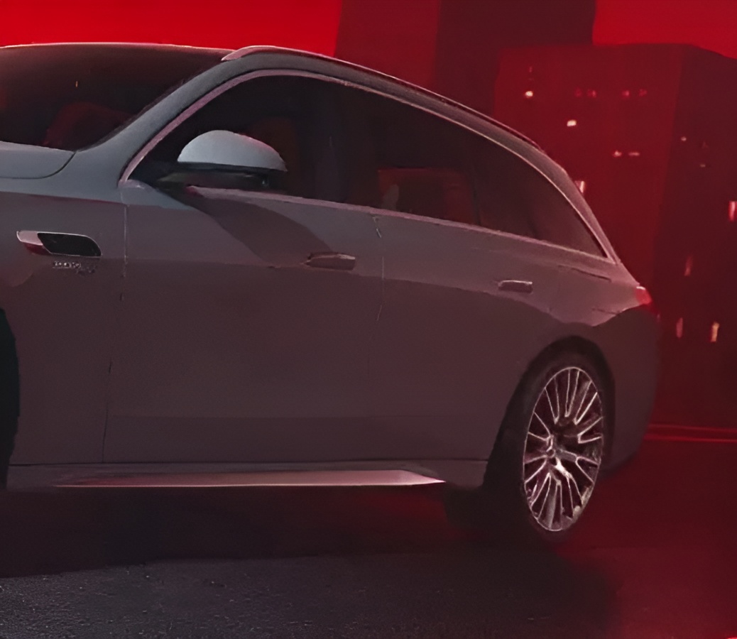 Mercedes-EMB - Classe E break - Vue arrière profil