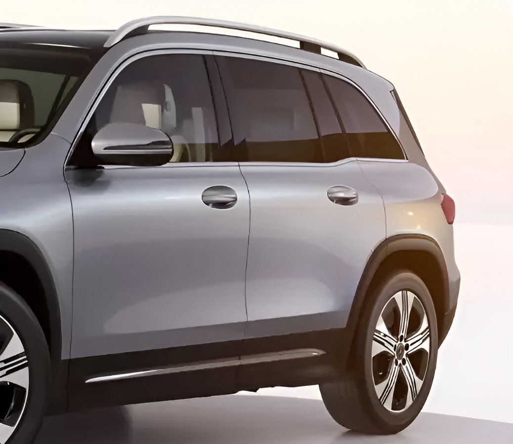 Mercedes-EMB - EQB - Vue profil