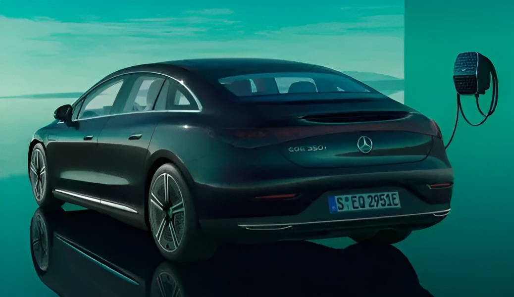 Mercedes-EMB - EQE - Vue arrière recharge