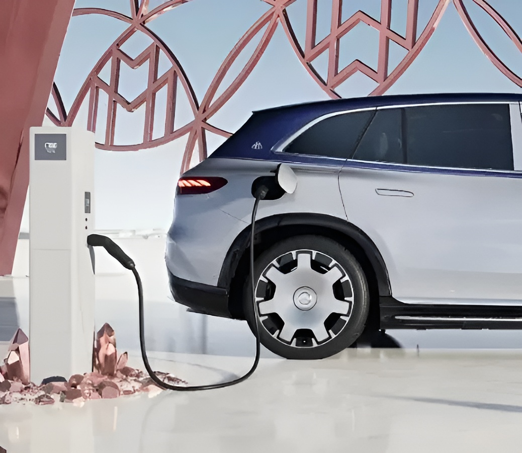 Mercedes-EMB - EQS SUV - Vue recharge